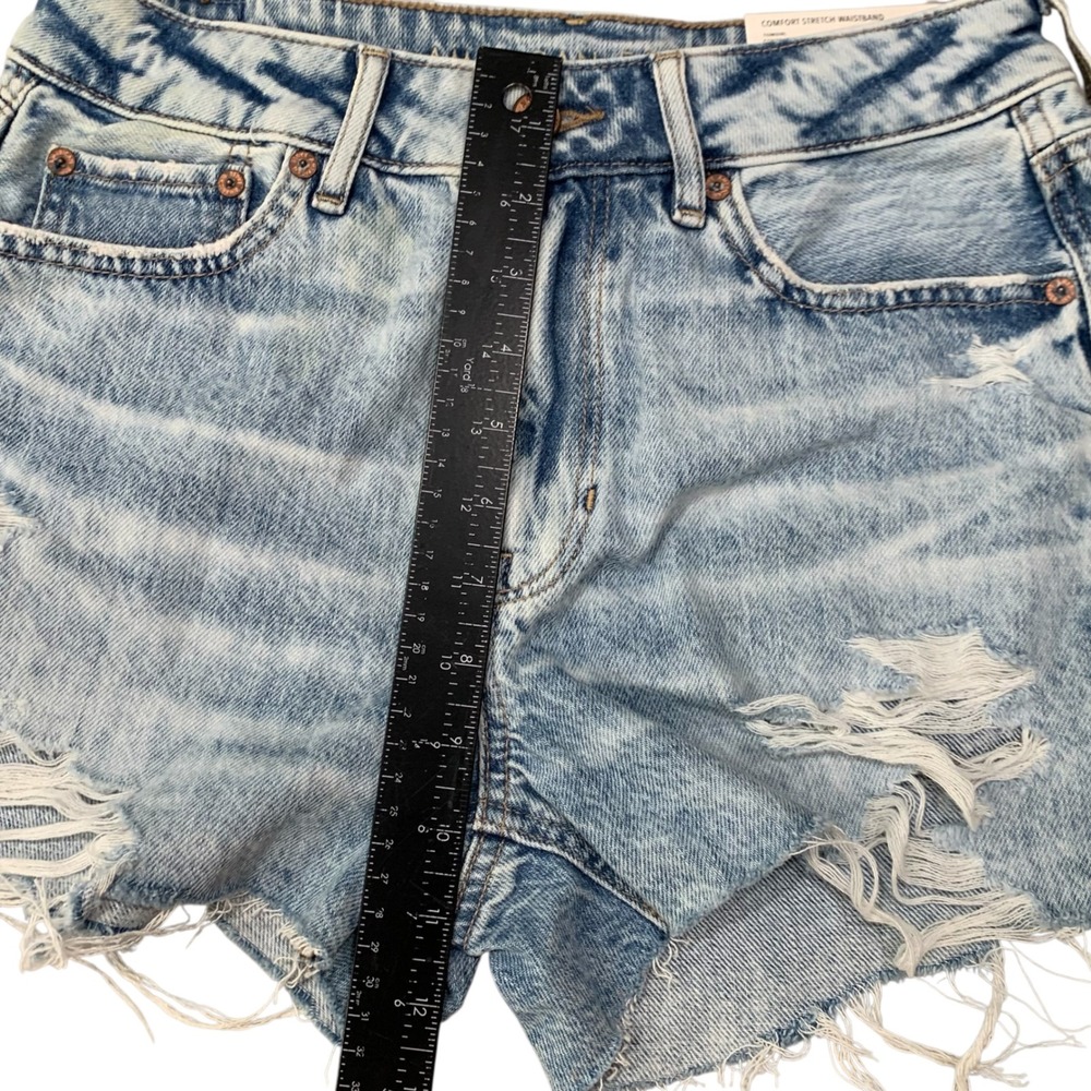 American Eagle Tomgirl Distressed Denim Shorts Light Wash High Rise 2 26W NEW - Picture 12 of 12